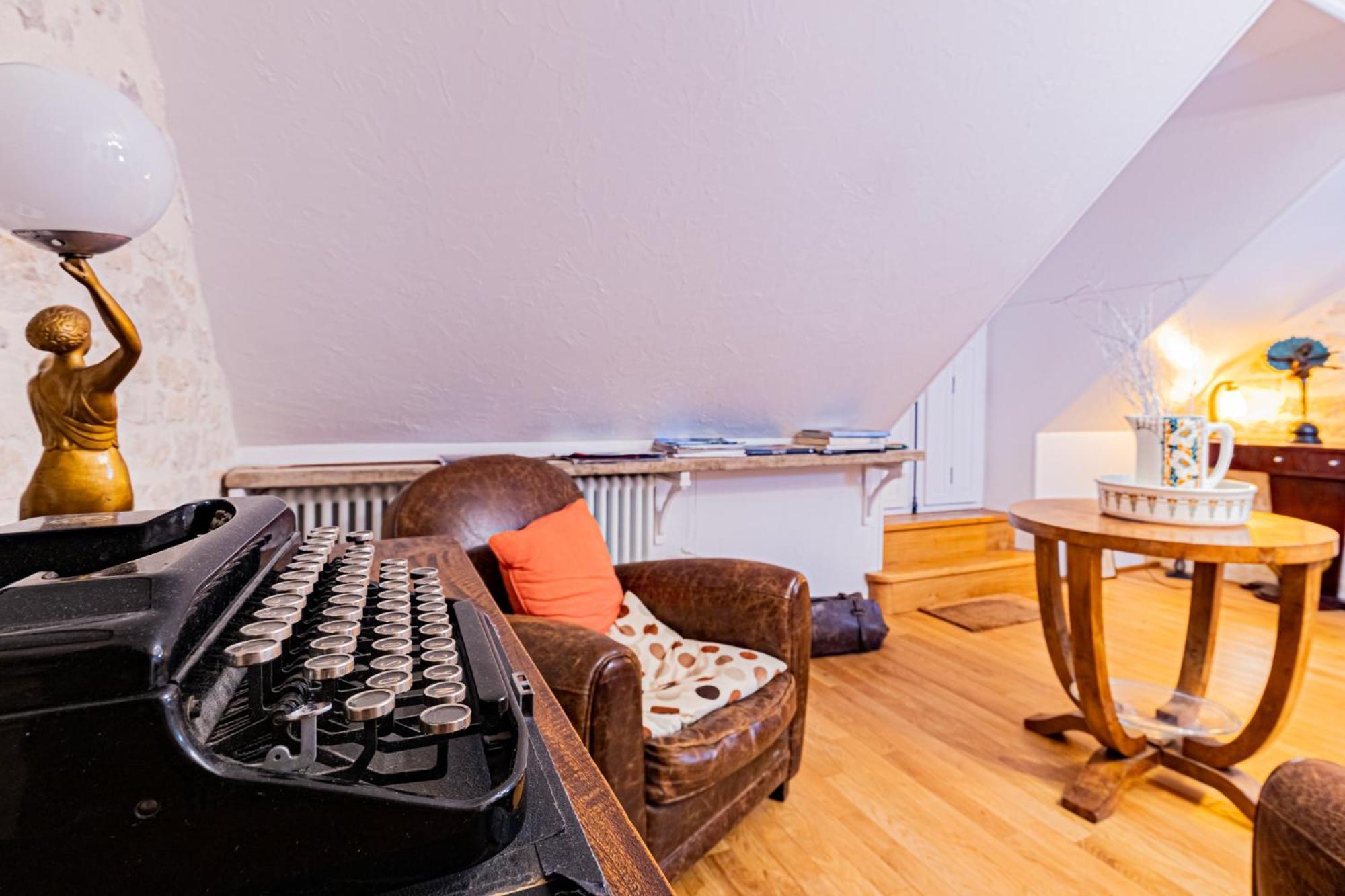 Le Domaine Des Carriers Bed & Breakfast Chevroches Room photo